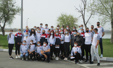 Lotul naţional de canotaj tineret a făcut rapelul la Constanţa. 45 de sportivi s-au vaccinat 