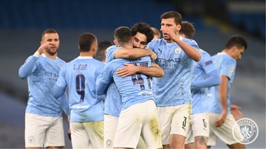 Manchester City a învins în deplasare Crystal Palace, scor 2-0, şi este la 13 puncte de United