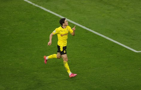 Borussia Dortmund în finala Cupei Germaniei, după 5-0 cu Holstein Kiel