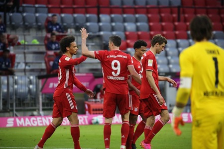 Bayern Munchen a sărbătorit câştigarea titlului în Germania cu un succes zdrobitor în faţa Borussiei Monchengladbach: scor 6-0