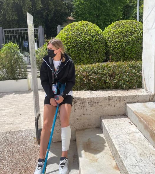 Simona Halep: După un RMN la Roma pot confirma că am o mică ruptură la gamba stângă. Voi face tot ce pot pentru a-mi grăbi revenirea