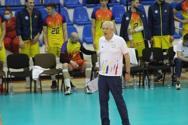 Naţionala masculină de volei a rămas fără antrenor