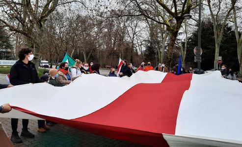 Scandal la Riga, unde are loc Campionatul Mondial de hochei pe gheaţă, după ce primarul a înlocuit drapelul Belarusului