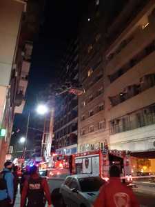 Argentina: Un fotbalist uruguayan aflat în carantină a scăpat de un incendiu după ce a sărit pe fereastra de la hotelul în care era cazat - VIDEO - 



