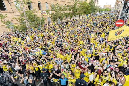 Villarreal a sărbătorit alături de mii de fani câştigarea Ligii Europa