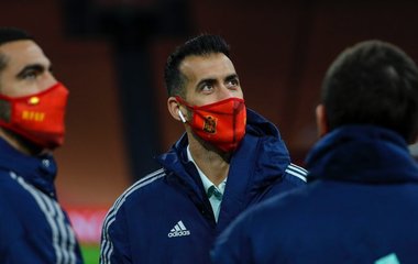 Luis Enrique nu intenţionează să îl înlocuiască pe Busquets pentru Euro