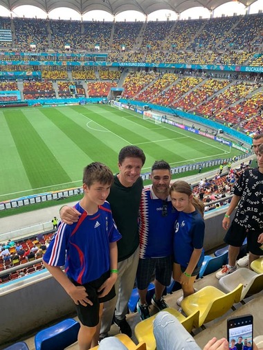 Gheorghe Popescu, după Franţa - Elveţia: A fost o atmosferă de neuitat! M-am simţit ca pe vremuri la Craiova sau ca în Italia 90, începutul poveştii Generaţiei de Aur. S-a scandat Ro-mâ-niii-a!