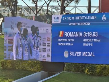 CE de înot pentru juniori: Argint pentru ştafeta de 4x100 m liber masculin. Record mondial pentru David Popovici