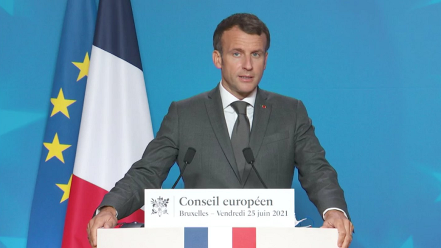 Emmanuel Macron va asista la ceremonia de deschidere a JO. El va prelua ştafeta pentru JO-2024 de la Paris