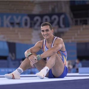 JO, gimnastică: Marian Drăgulescu, notat cu 13.999 în calificările de la sărituri