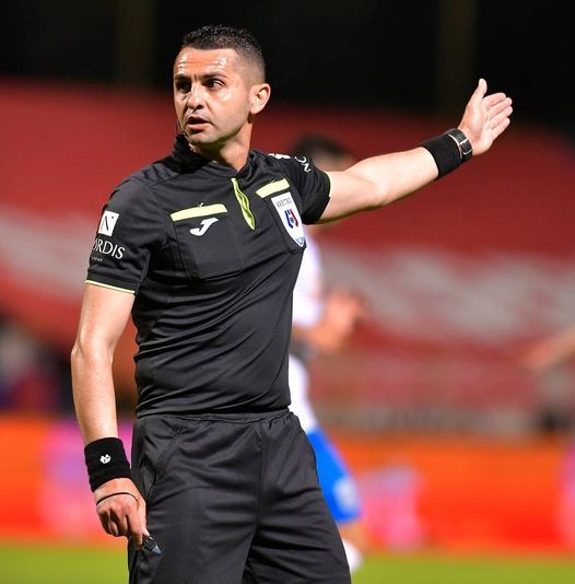 Iulian Călin arbitrează meciul CS Universitatea Craiova - FC Voluntari