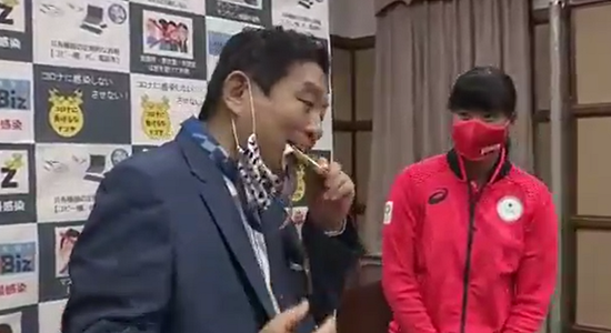 O jucătoare de softball va primi o nouă medalie, după ce cea de aur obţinută la JO de la Tokyo a fost muşcată de primarul din Nagoya