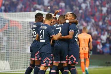 PSG a învins cu 4-2 echipa Strasbourg, sub privirile lui Messi şi Neymar