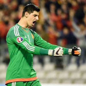 Portarul Thibaut Courtois şi-a prelungit contractul cu Real Madrid