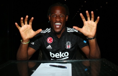 Batshuayi şi-a prelungit contractul cu Chelsea şi a fost împrumutat grupării Beşiktaş
