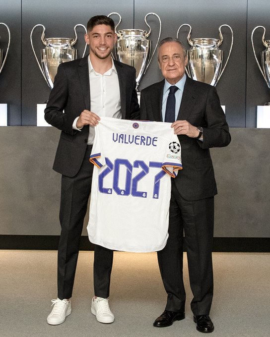 Federico Valverde şi-a prelungit contractul cu Real Madrid până în 2027