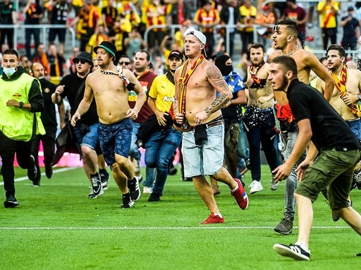 Ligue 1: Lens – Lille, scor 1-0 într-un meci marcat de incidente la pauză şi de o întrerupere de 45 de minute - VIDEO