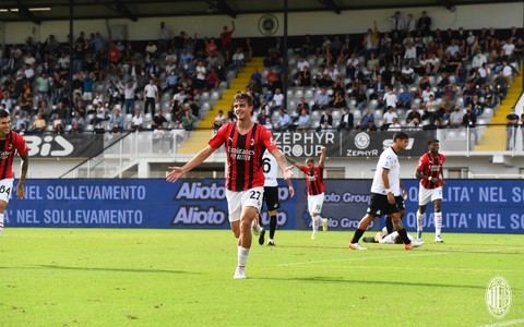 Italia: Cu Tătăruşanu rezervă, AC Milan a învins cu 2-1 Spezia. Prima titularizare şi primul gol în Serie A pentru fiul lui Paolo Maldini