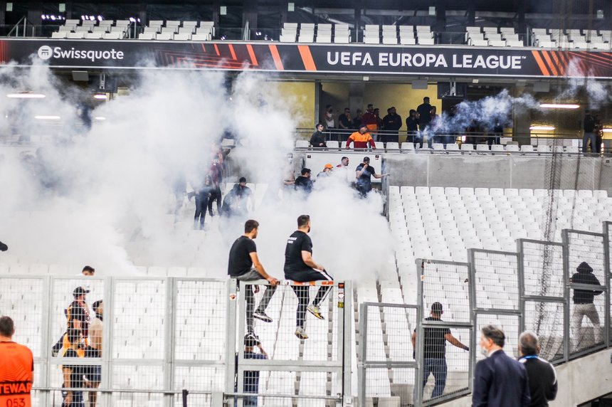 Cinci suporteri au fost arestaţi după incidentele de la meciul Marseille – Galatasaray