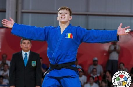 Judoka Adrian Şulcă a cucerit medalia de aur la Campionatele mondiale de juniori de la Olbia