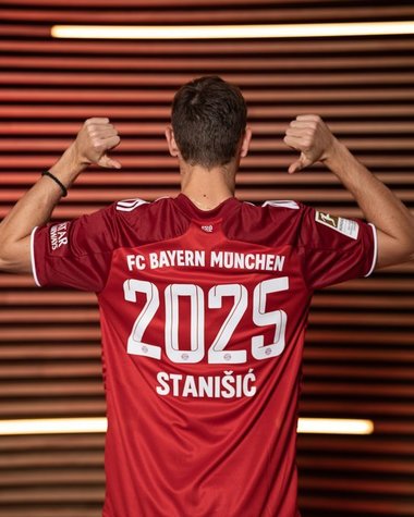 Josip Stanisic şi-a prelungit contractul cu Bayern Munchen
