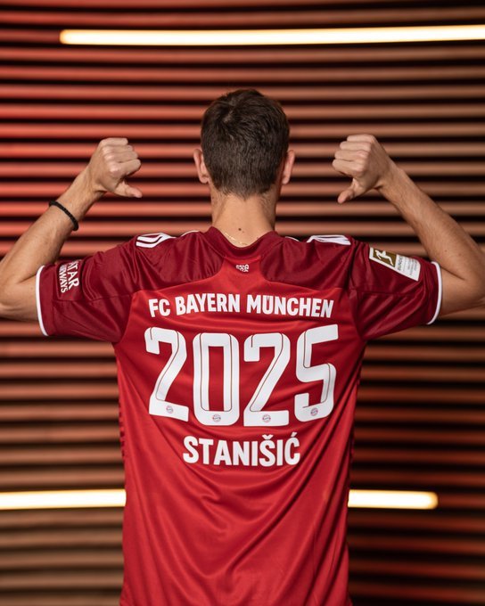Josip Stanisic şi-a prelungit contractul cu Bayern Munchen
