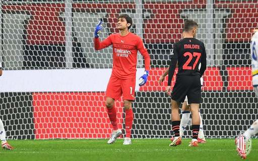 Serie A: Cu Tătăruşanu în poartă, AC Milan a învins cu 3-2 Verona, revenind de la 0-2