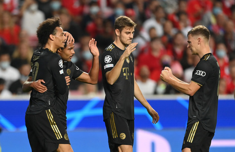 Liga Campionilor: Benfica – Bayern Munchen, scor 0-4, într-un meci arbitrat de Haţegan. Bavarezii au avut două goluri anulate de VAR / Manchester United, victorie cu revenire de la 0-2