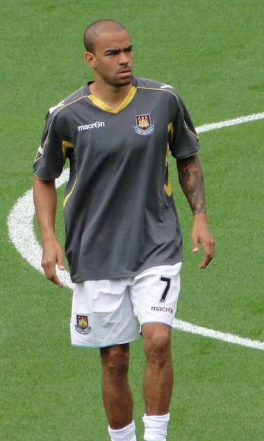 Fostul internaţional englez Kieron Dyer, internat în spital cu probleme pulmonare