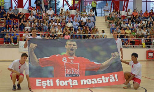 Handbal: Dinamo Bucureşti şi Veszprem HC au jucat în Liga Campionilor şi în memoria lui Marian Cozma
