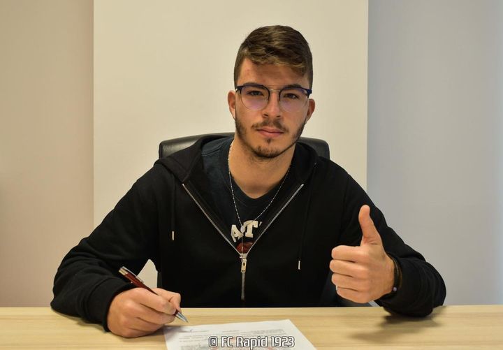 Andrei Lobonţ, fiul lui Bogdan Lobonţ, a semnat primul său contract de profesionist cu Rapid