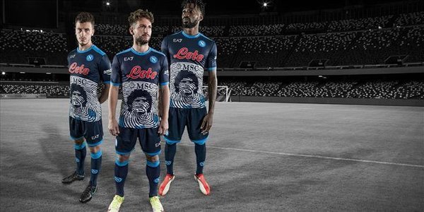 Napoli: Tricouri speciale purtate la următoarele trei meciuri în semn de omagiu pentru Maradona