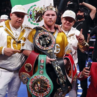 Saul "Canelo" Alvarez a intrat în istorie ca primul boxer care a unificat centurile la categoria supermijlocie