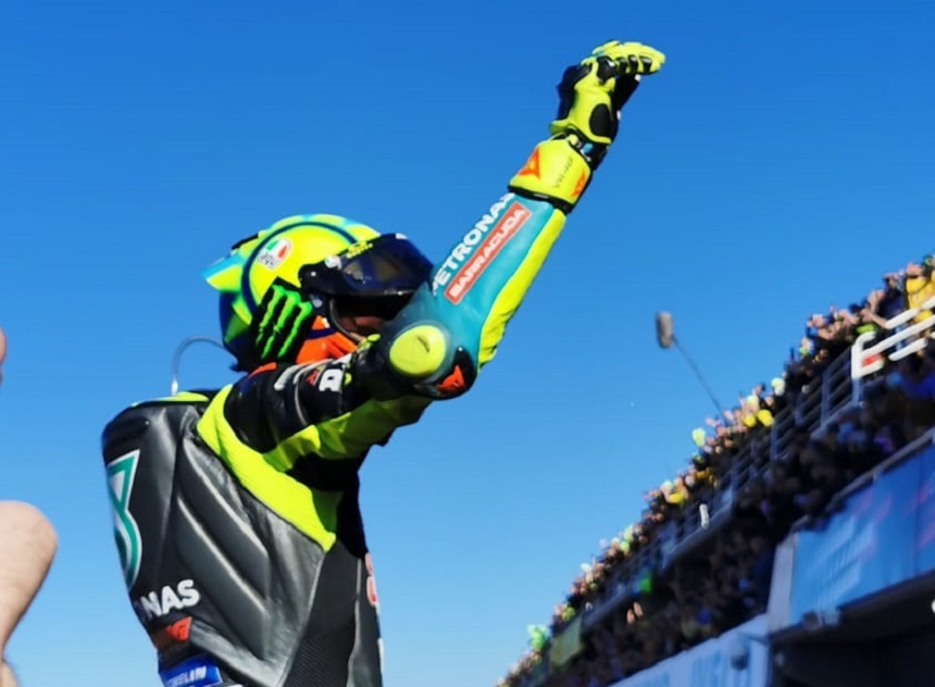 Valentino Rossi şi-a încheiat cariera cu un loc 10 în ultima cursă a sezonului de MotoGP