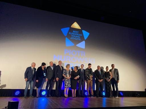 David Popovici este cel mai bun tânăr sportiv din Europa. Ce a declarat înotătorul după ce a câştigat Premiul Piotr Nurowski - VIDEO