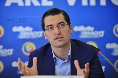 Burleanu: Până la data de 20 decembrie, singura variantă de selecţioner cu care lucrăm este Dan Petrescu