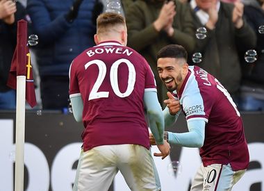 West Ham a câştigat cu 2-0 restanţa cu Norwich City, în Premier League
