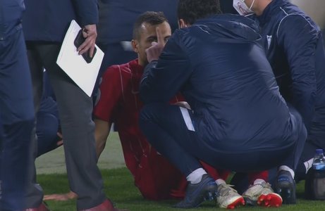 Incidente la meciul Betis - FC Sevilla: Joan Jordan a suferit un traumatism craniocerebral. El va fi ţinut sub observaţie 24 de ore
