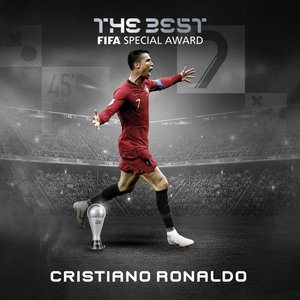 Cristiano Ronaldo, premiat la gala The Best FIFA, după ce a reuşit să devină jucătorul cu cele mai multe goluri marcate la prima reprezentativă