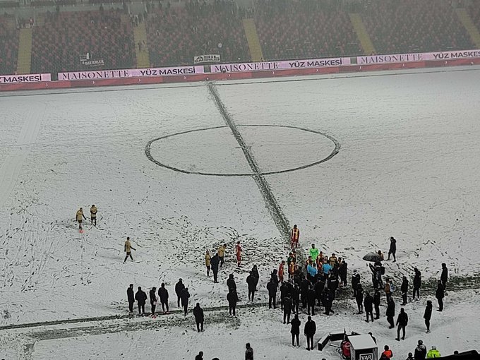 Meciul românilor din Turcia: Gaziantep - Yeni Malatyaspor, suspendat din cauza ninsorii - VIDEO - 