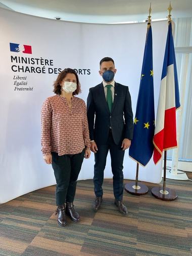 Ministrul Novak s-a întâlnit cu Roxana Mărăcineanu. Ce protocol de colaborare s-a stabilit