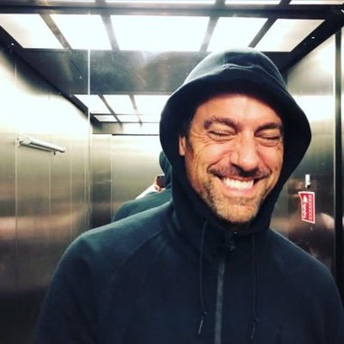 Un fost baschetbalist belgian, antivaccinist, a contractat voluntar Covid-19 pentru a putea călători