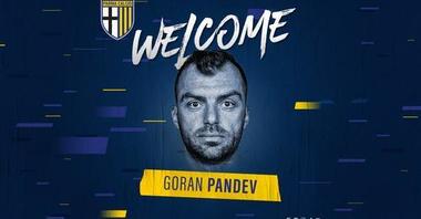 Parma l-a dat pe Mihăilă şi l-a luat pe Pandev. La 38 de ani, macedoneanul va fi coechipier cu Dennis Man