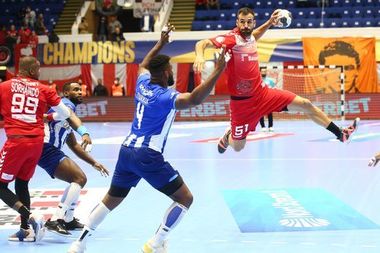 Handbalistul Javier Humet şi-a prelungit contractul cu CS Dinamo