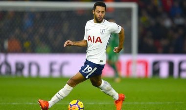 La 34 de ani, fotbalistul belgian Mousa Dembele şi-a anunţat retragerea din activitate