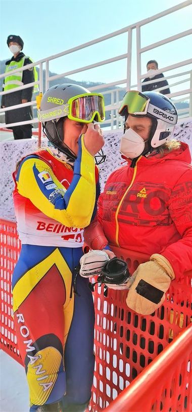 Maria Constantin a ratat o poartă în proba de slalom / Şi marea favorită Mikaela Shiffrin a fost descalificată în prima manşă