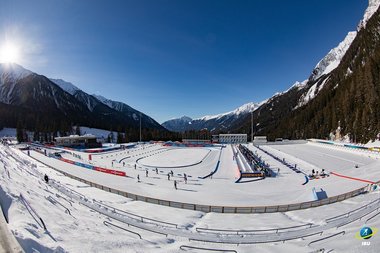 Drapelul şi imnul Rusiei, interzise la Cupa mondială de biatlon