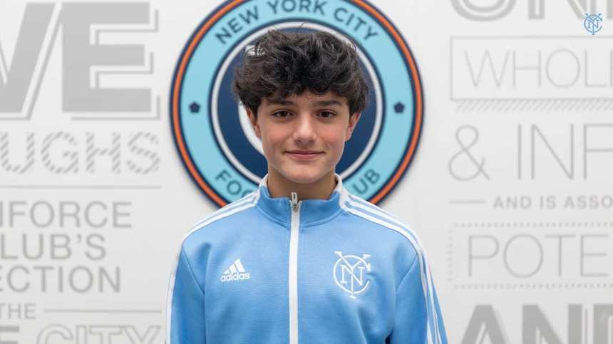 Maximo Carrizo a semnat primul său contract de fotbalist profesionist cu New York City FC în ziua în care a împlinit 14 ani