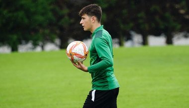 FC Barcelona l-a achiziţionat pe mijlocaşul Pablo Torre, de 18 ani, de la Racing Santander