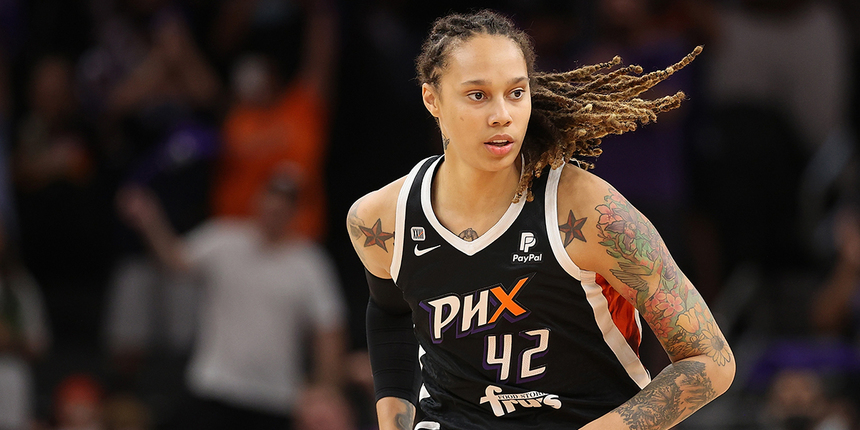 Brittney Griner, dublă campioană olimpică la baschet, a fost reţinută în Rusia după ce s-a descoperit ulei de haşiş în bagajele sale